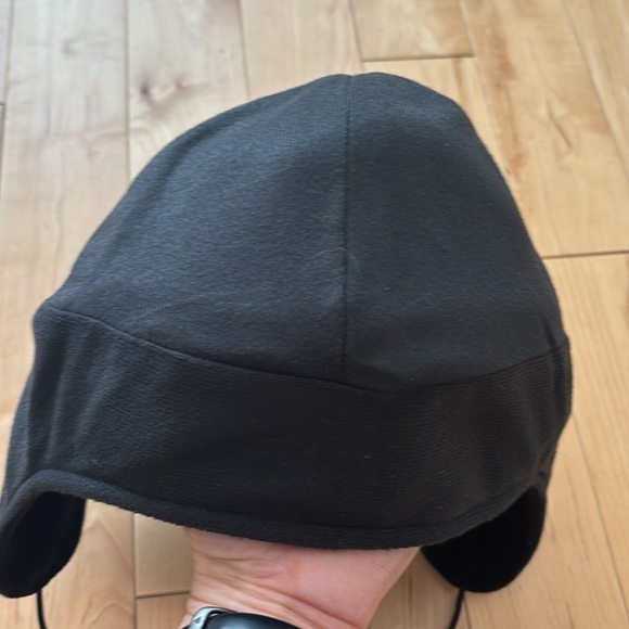 North face fleece hat with ear flaps - Picture 7 of 7